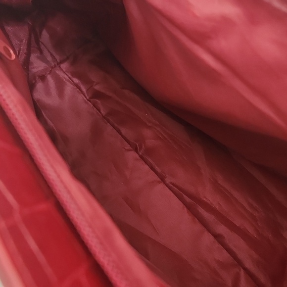 Vintage 90's Women's Burgandy Faux Alligator Leather Handbag - Picture 7 of 12